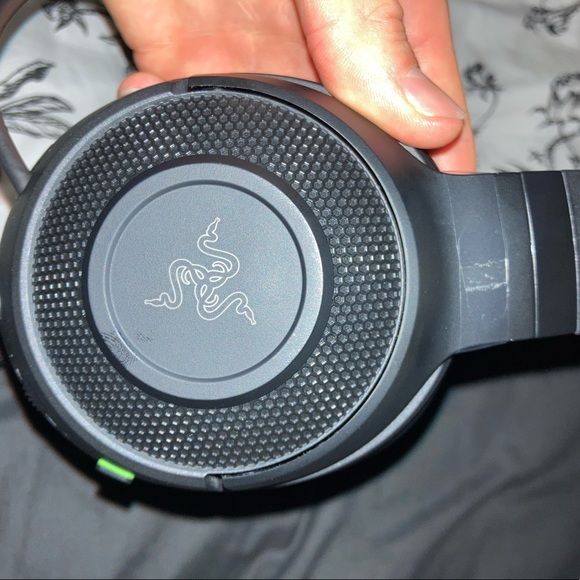 Gaming Headphones BRAND NEW wires never even uncoiled , $69.99 in store - Picture 2 of 6